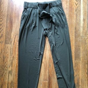 Like NEW EXPRESS ankle pants